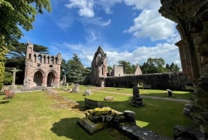 Sten og historie: Dagstur til Rosslyn Chapel og Melrose Abbey