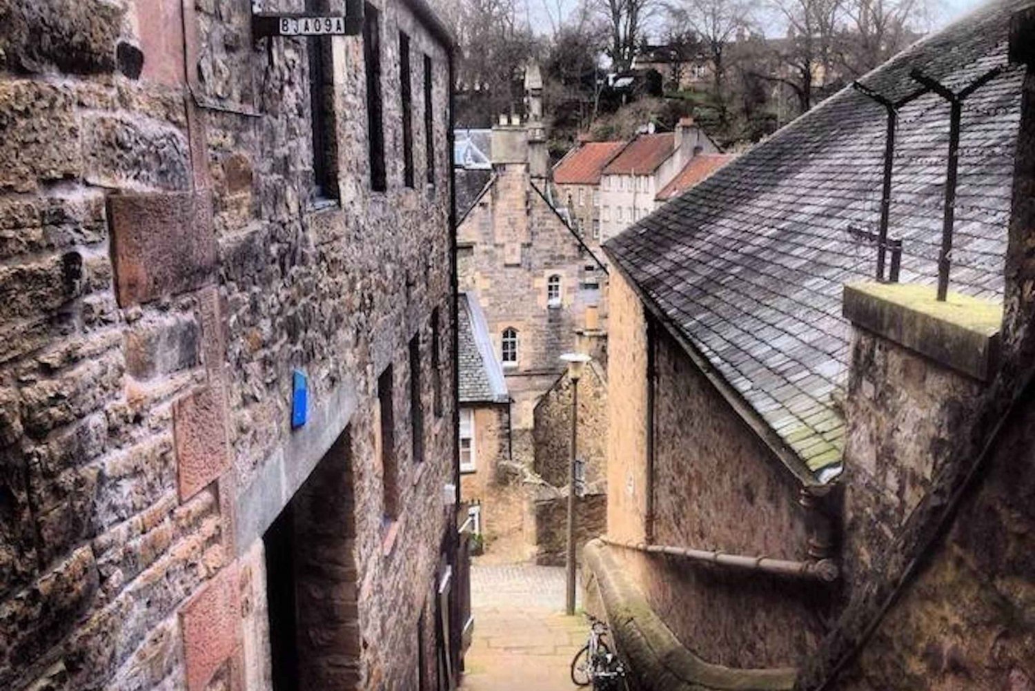 Edinburgh: Dean Village and Circus Lane Walking Tour