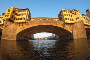 Florens: Båtutflykt och toscansk lunch på floden Arno