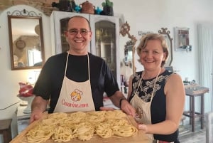 Certaldo: Typical Tuscan cooking class and convivial meal