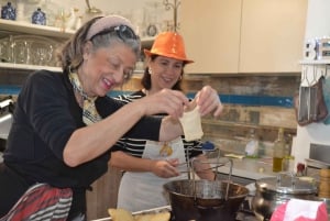 Certaldo: Typowa toskańska lekcja gotowania i wspólny posiłek