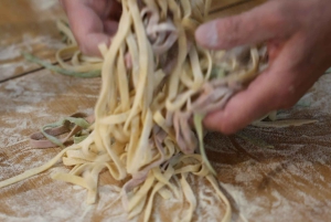 سيرتالدو: درس طبخ توسكاني نموذجي ووجبة ودية