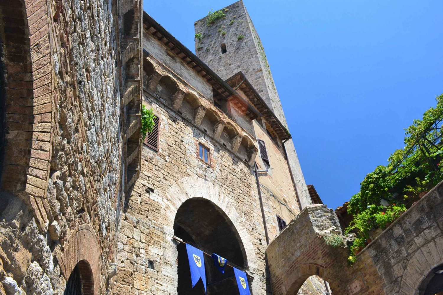 Chianti & San Gimignano Full-Day Tuscan Wine Tour