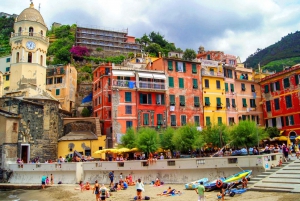 Cinque Terre guided tour with Lucca from Florence
