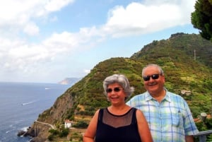 フィレンツェ発ルッカとチンクエテッレガイドツアー