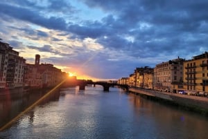 Scopri il fascino di Firenze: Tour serale su mini auto elettrica