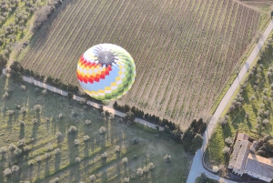 Excursão de balão privada exclusiva para 2 pessoas na Toscana