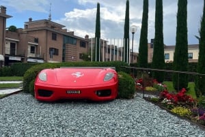 Da Bologna: Musei Ferrari, tour della fabbrica e simulatore di F1