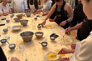 Florence: Flambé Cheese Wheel Truffle Pasta Class & Tiramisù