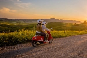 Firenze: 24-timers Noleggio Vespa, scooter og moped