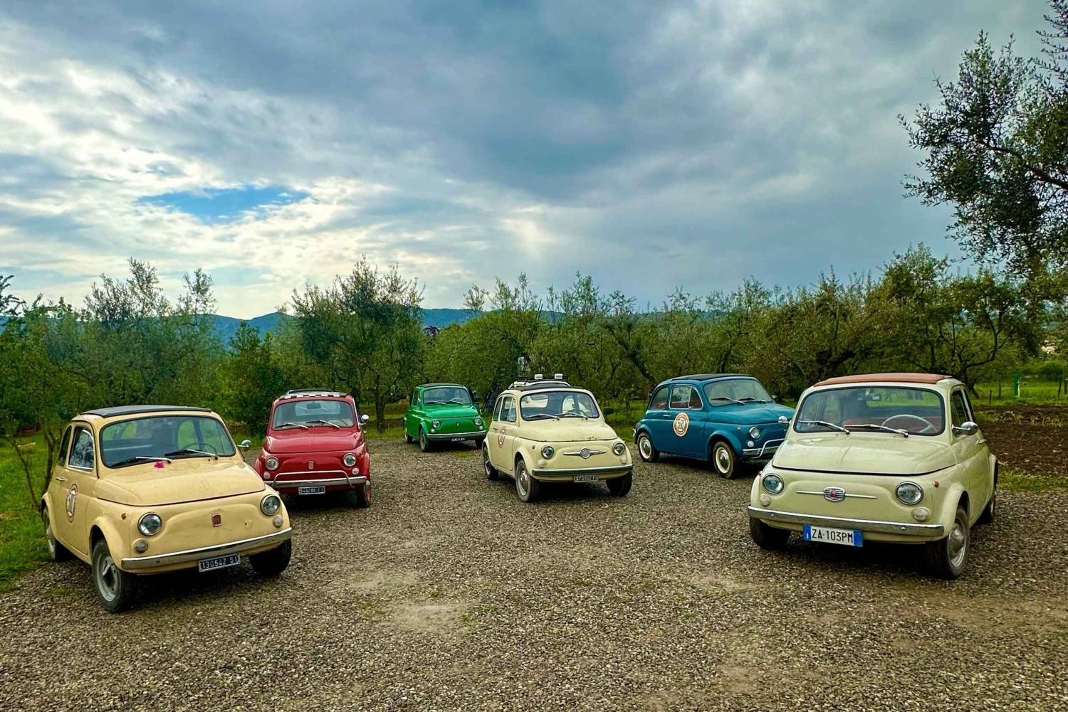 جولة نزهة لمدة 5 ساعات في فلورنسا بسيارة فيات 500 قديمة الطراز