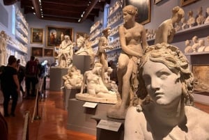 Florenz: Accademia- und David-Eintrittsticket mit einem Gastgeber