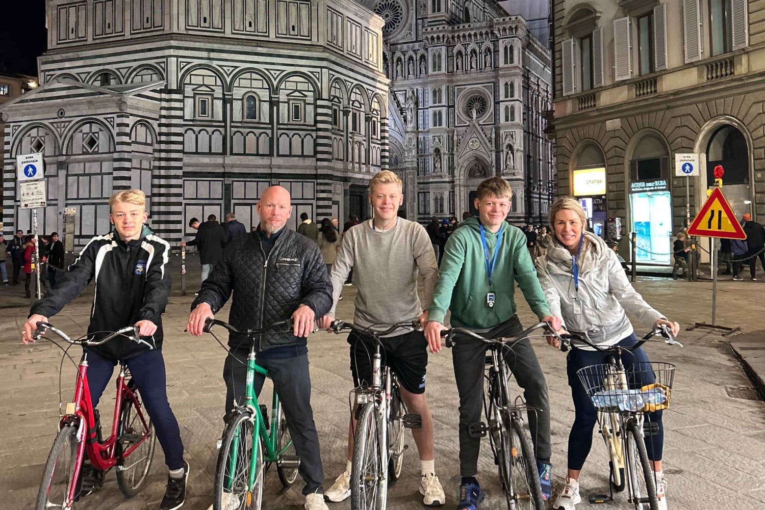 Firenze: Florence: After Dark Illuminated Bike Tour