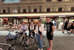 Firenze: Florence: After Dark Illuminated Bike Tour