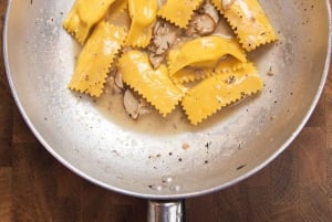 フィレンツェ：料理とワインを伴うパスタ料理の芸術ワークショップ