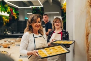 フィレンツェ：料理とワインを伴うパスタ料理の芸術ワークショップ