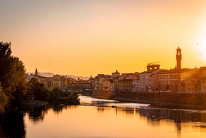 Florence at Night Bike Tour with Wine and Aperitivo Picnic