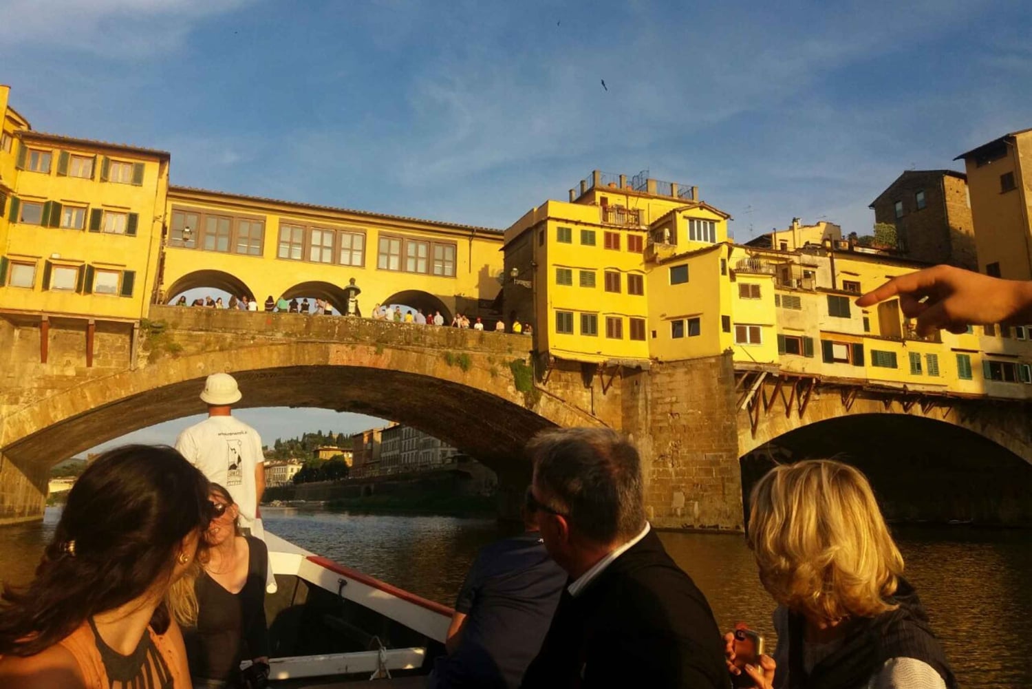 Florence: Authentic Barchetto River Cruise with Wine & Guide