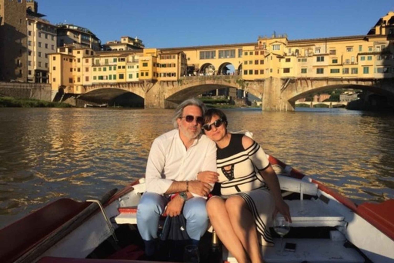 Florence: Authentic Barchetto River Cruise with Wine & Guide