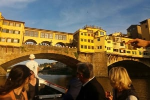 Florence: Authentic Barchetto River Cruise with Wine & Guide