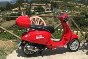 Florencja/Badesse: grupowa wycieczka Vespą po Toskanii z degustacją wina
