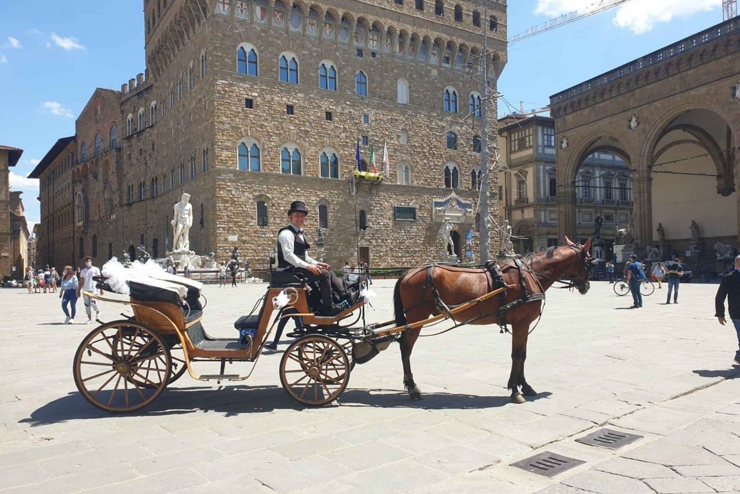 Florence: Carriage with Horses Tour of the City