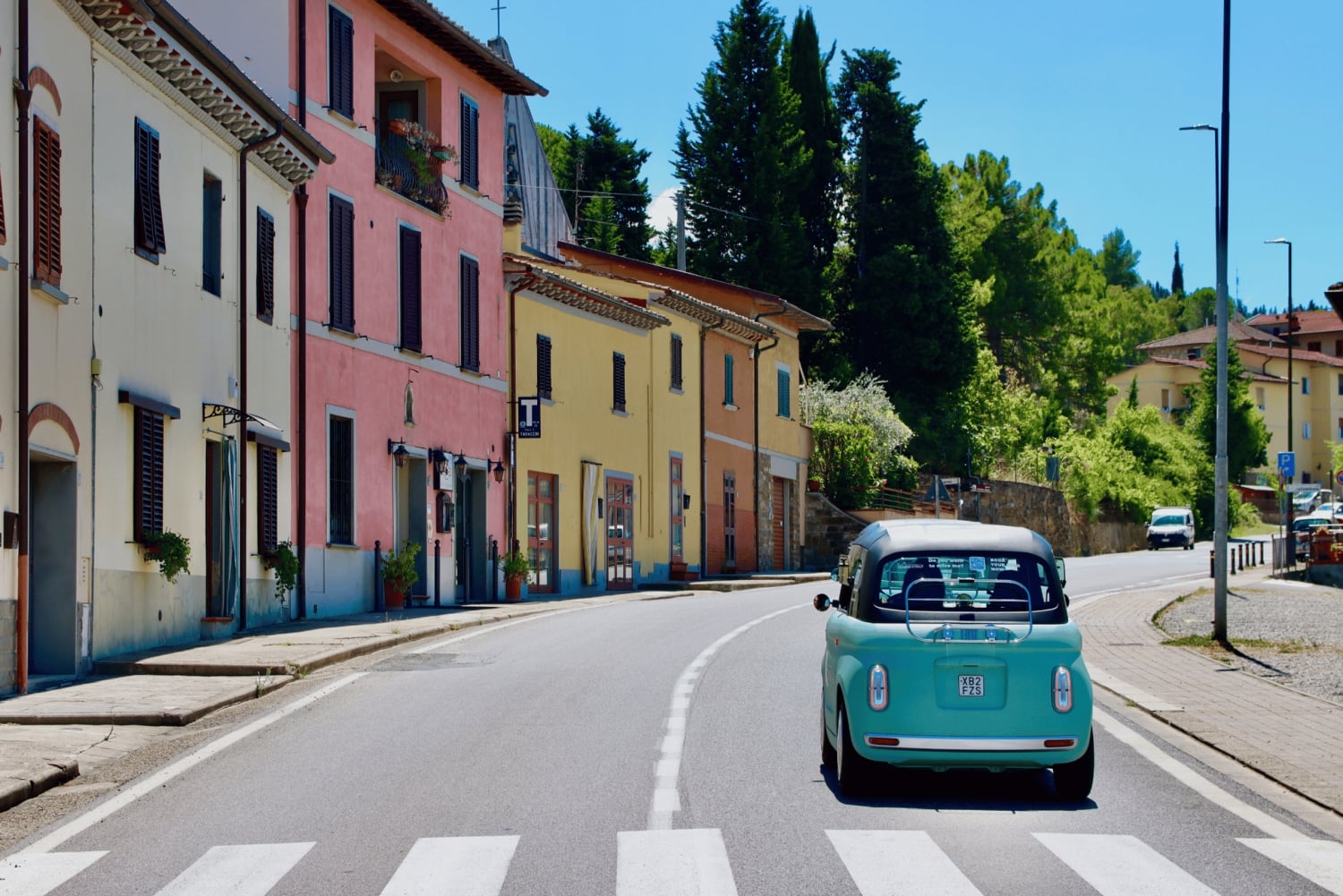 Florence: Chianti Fiat E-Car Tour with Wine Tasting & Lunch