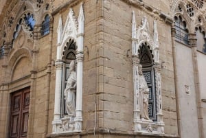 フィレンツェ：ウフィツィ美術館とアカデミア美術館入場付きシティパス