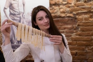 Florence: Tiramisu & Pasta Making Class with Unlimited Wine