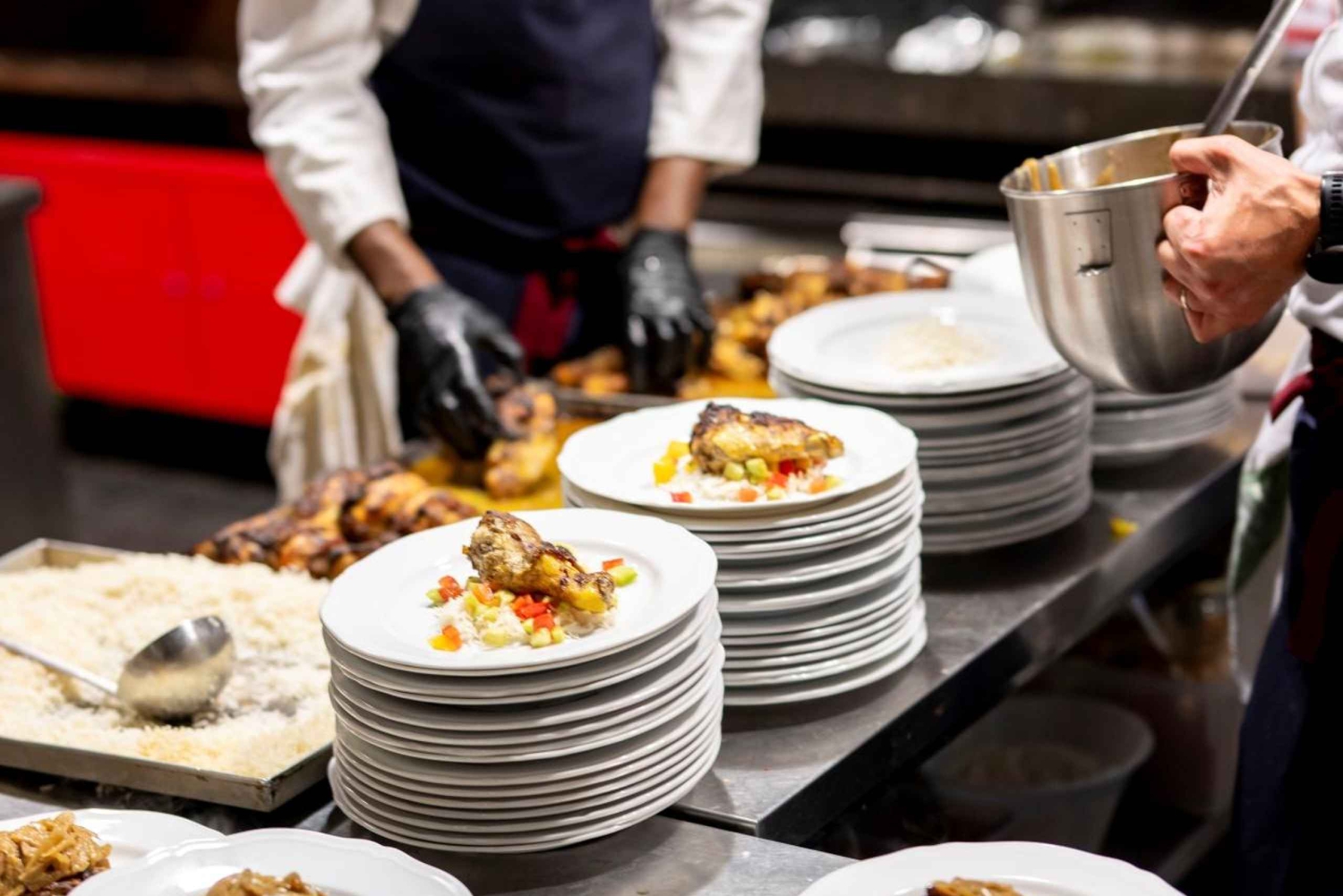 Florence: Dinner & Live Show Experience at Teatro del Sale