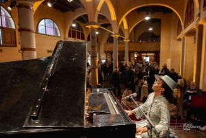 Florence: Dinner & Live Show Experience at Teatro del Sale