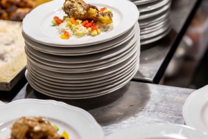 Florence: Dinner & Live Show Experience at Teatro del Sale