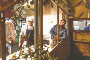 Florence: Dinner & Live Show Experience at Teatro del Sale