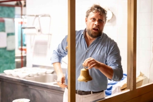 Florence: Dinner & Live Show Experience at Teatro del Sale