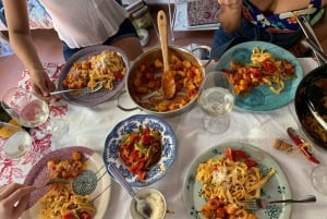 Florence: Dolce Vita overdag markttour & les in pasta maken