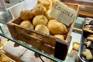 Florence: Duomo area Tasting Food Tour with Local Guide