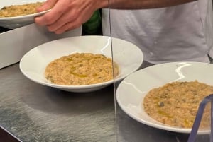 Florence: Duomo area Tasting Food Tour with Local Guide