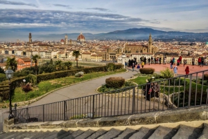 Firenze: tour della città in E-Bike con fermata a Piazzale Michelangelo