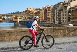 Firenze: tour della città in E-Bike con fermata a Piazzale Michelangelo