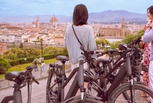 Флоренция: экскурсия по городу на электронном велосипеде с остановкой на площади Микеланджело