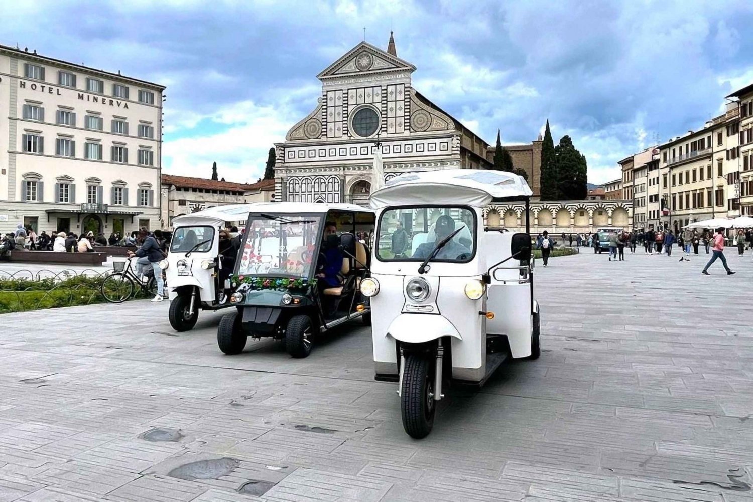 Florence: Electric Tuk-Tuk or Golf Cart City Tour