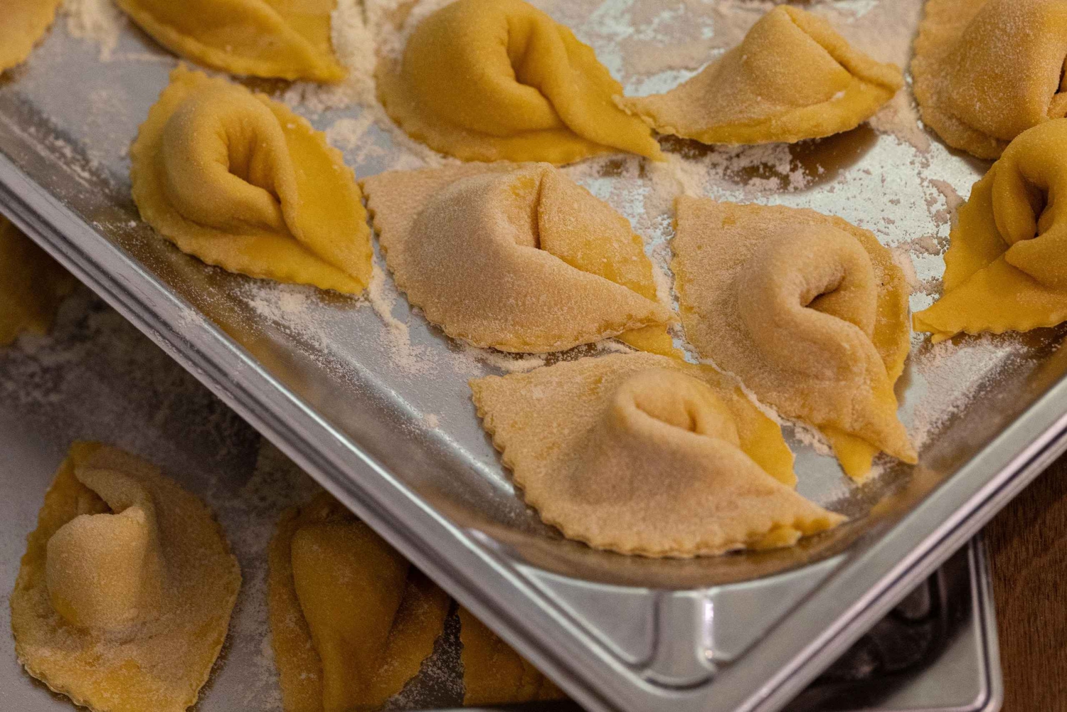 Florencja: Flambé Cheese Wheel Truffle Pasta Class i Tiramisù