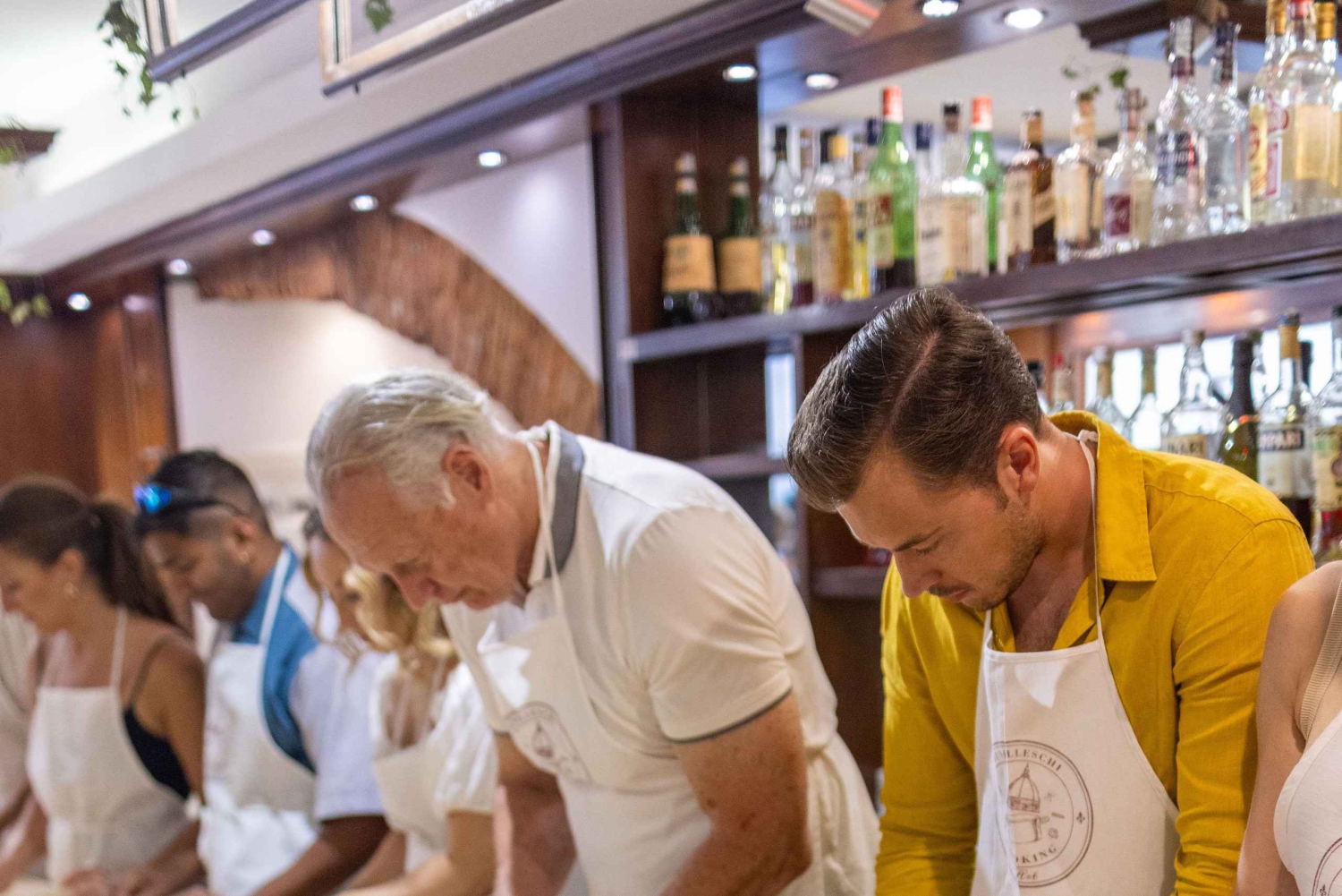 Florencja: Flambé Cheese Wheel Truffle Pasta Class i Tiramisù