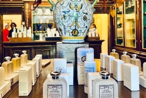 Florence: Guided Tour Europe's oldest pharmacy
