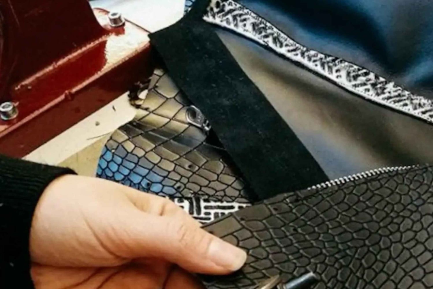 Firenze: Laboratorio di creazione di portafogli in pelle con caffè