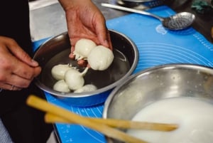 Florence: Mozzarella Making Workshop with Wine Tasting