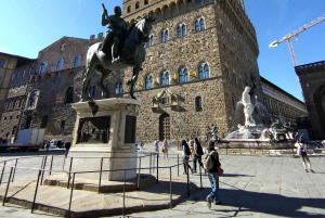 Florence Must-See Squares Walking Tour with Vincenzo