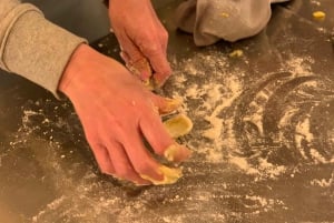 Florence : Cours de cuisine sur les pâtes et le Tiramisu avec du vin