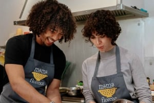 Florença: Aula de massas com uma refeição de 4 pratos acompanhada de vinho