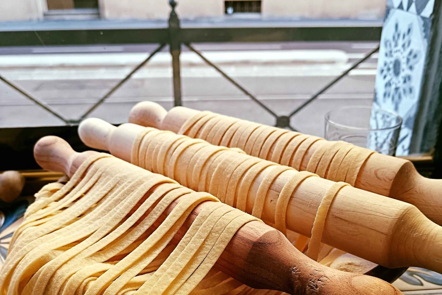 Firenze: Pastanvalmistuskurssi, jossa on illallinen, viiniä ja... laulamista!